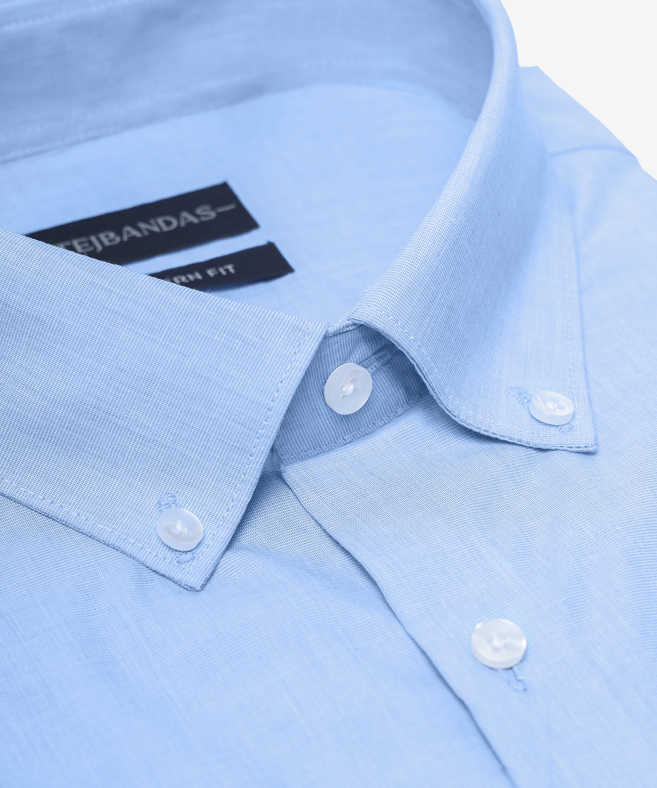 THE LIGHT BLUE BUTTON-DOWN SHIRT