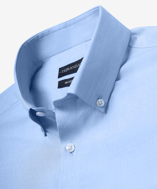 THE LIGHT BLUE BUTTON-DOWN SHIRT