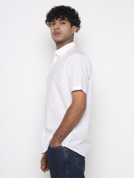 THE CLASSIC WHITE BUTTON-DOWN SHIRT